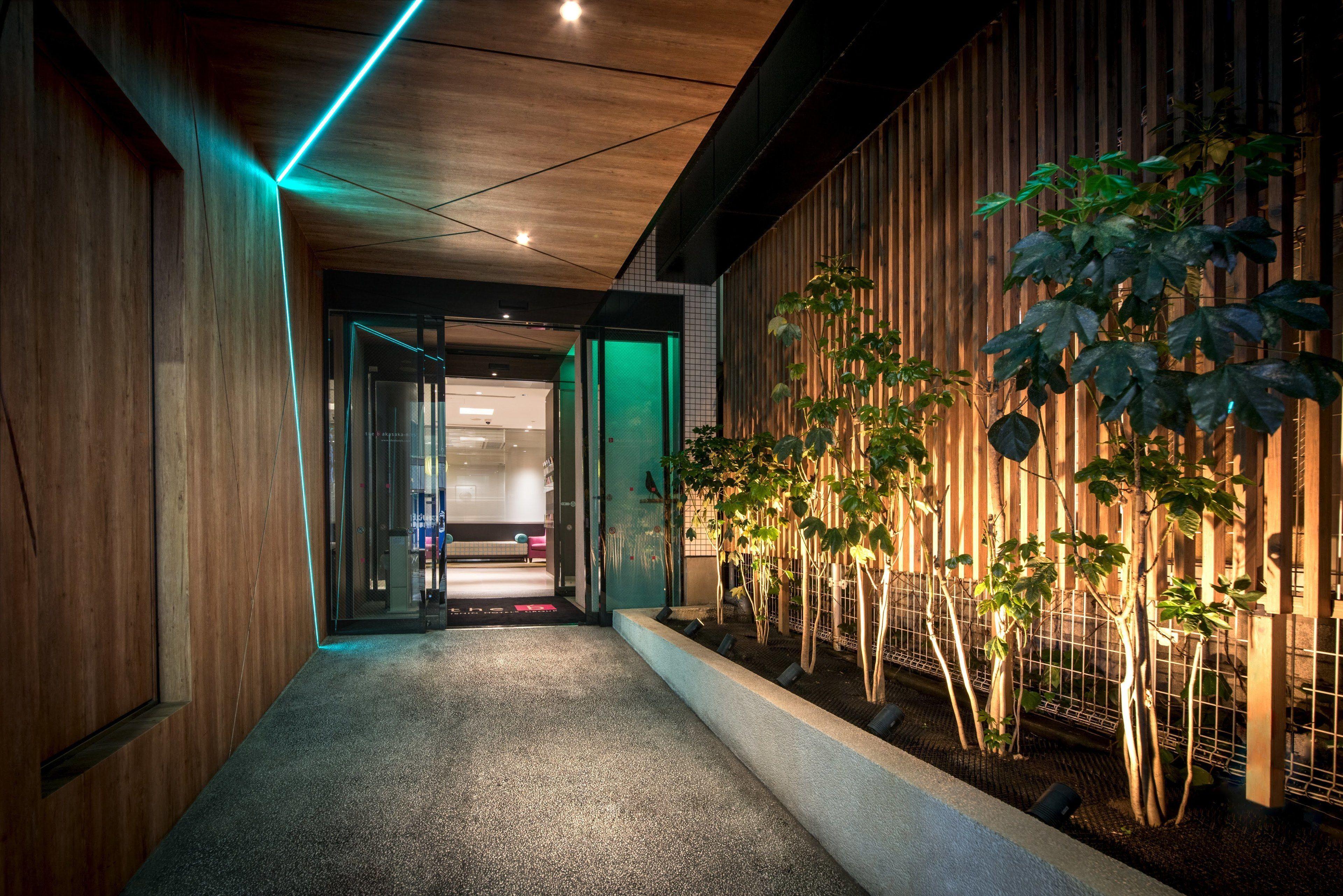 The B Akasaka-Mitsuke — Photos 1